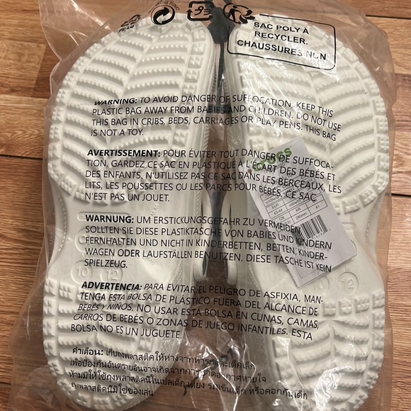 Crocs White Size 10M/ Women 12 NEW! - Picture 2 of 2